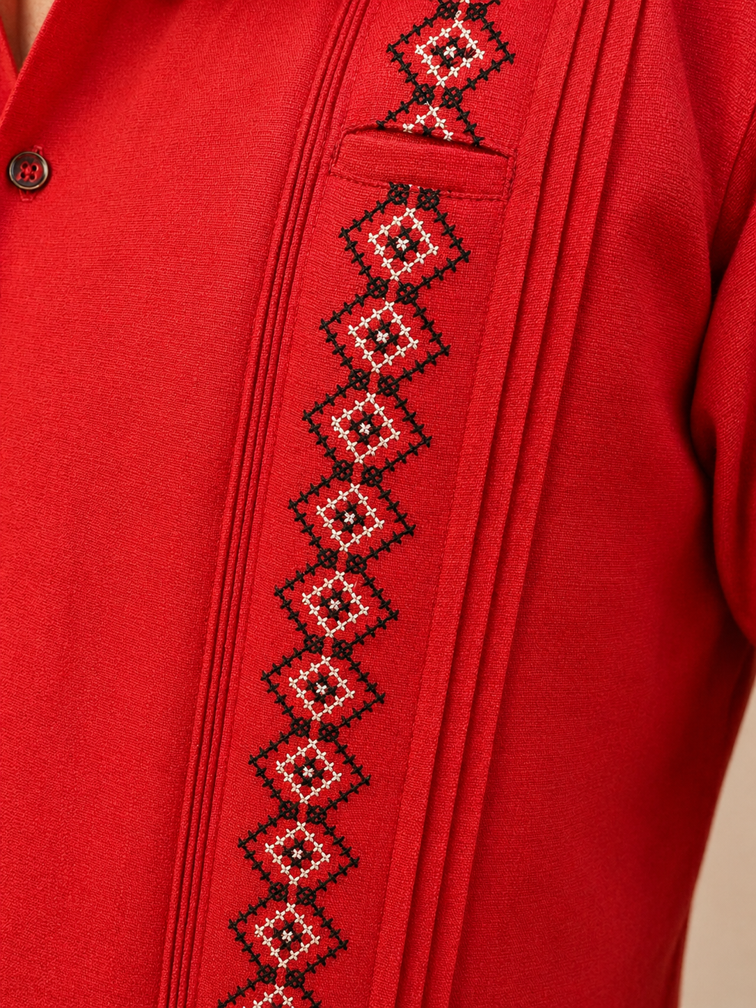 Guayabera Hombre Bordado Tradicional Roja