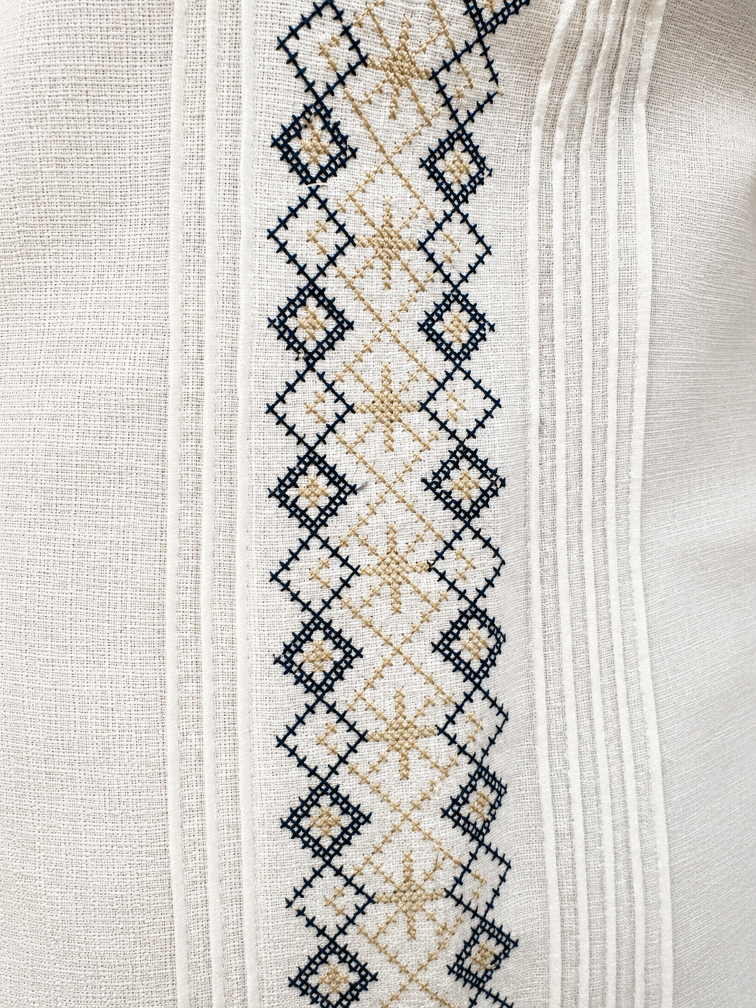 Men's Traditional Embroidered White Guayabera
