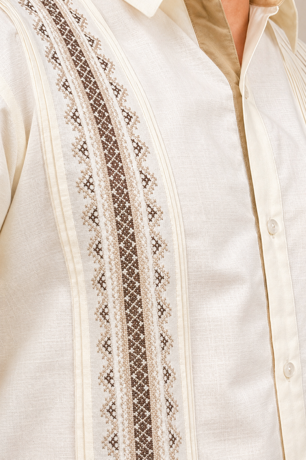 Guayabera Hombre Bordado Clásico Marfil