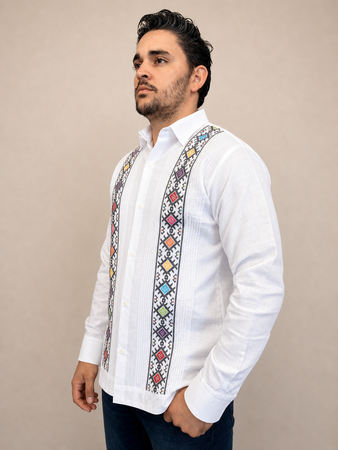 Guayabera Hombre Bordado Geométrico Multicolor Blanca