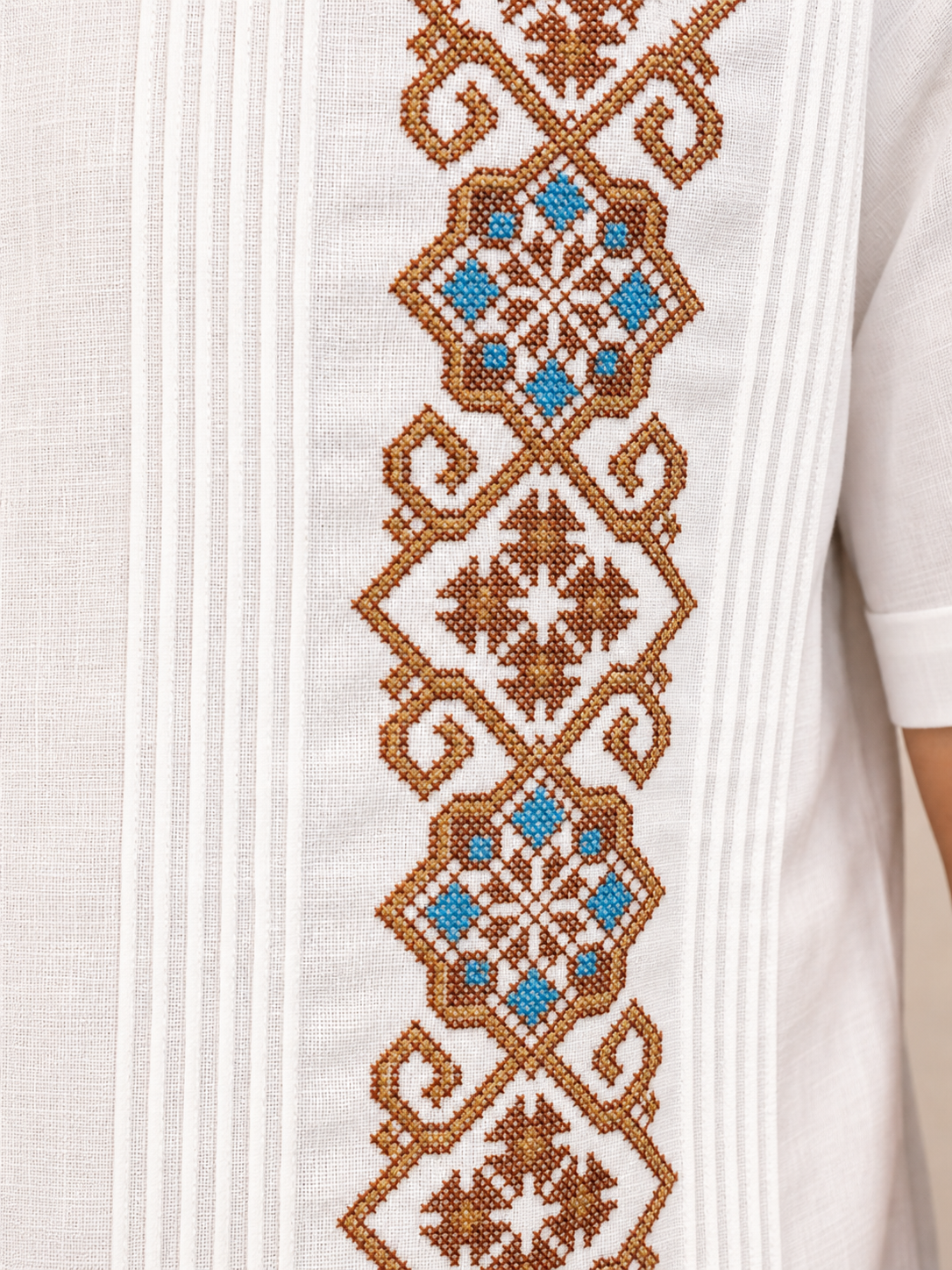Guayabera Hombre Blanca Bordado Tierra y Azul